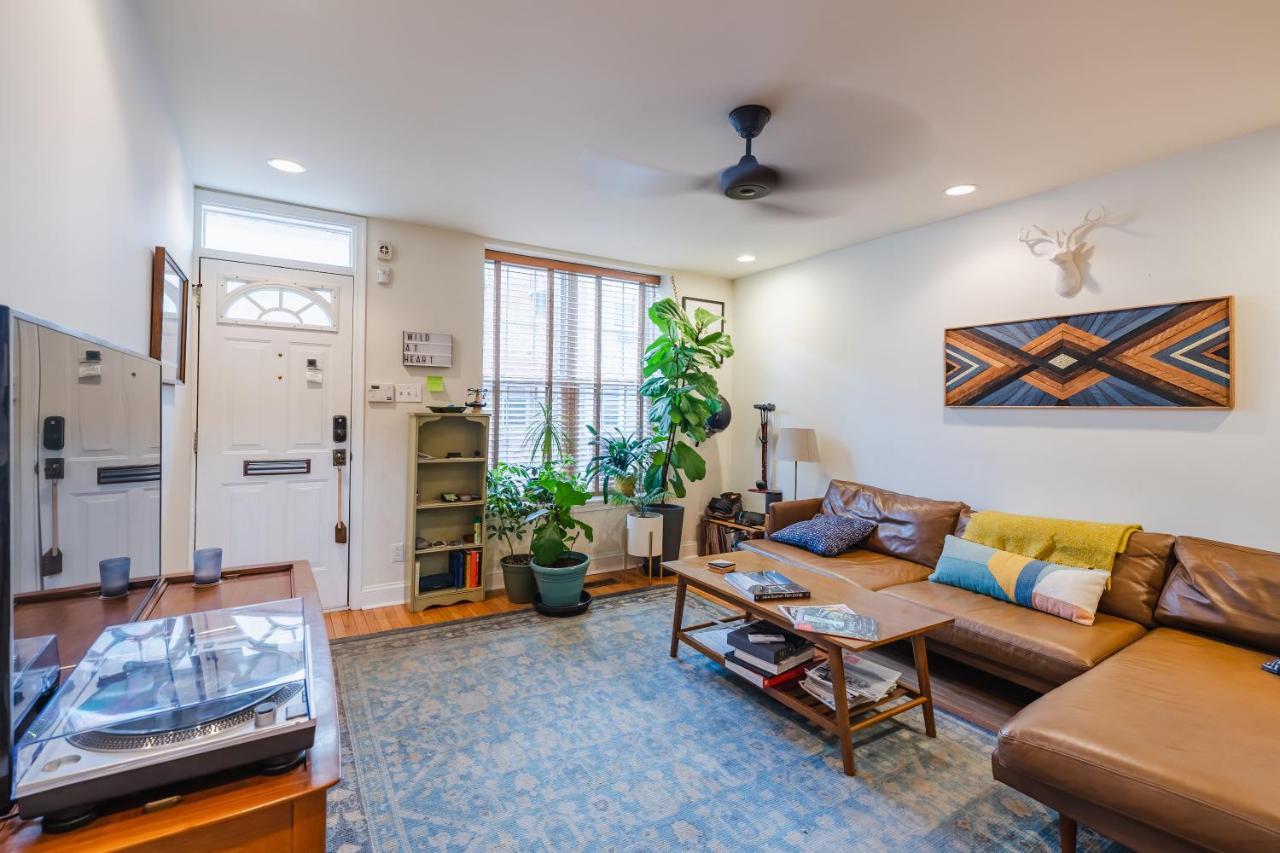 Bedroom In Thoughtfully Decorated East Passyunk Home Philadelphia Exterior foto